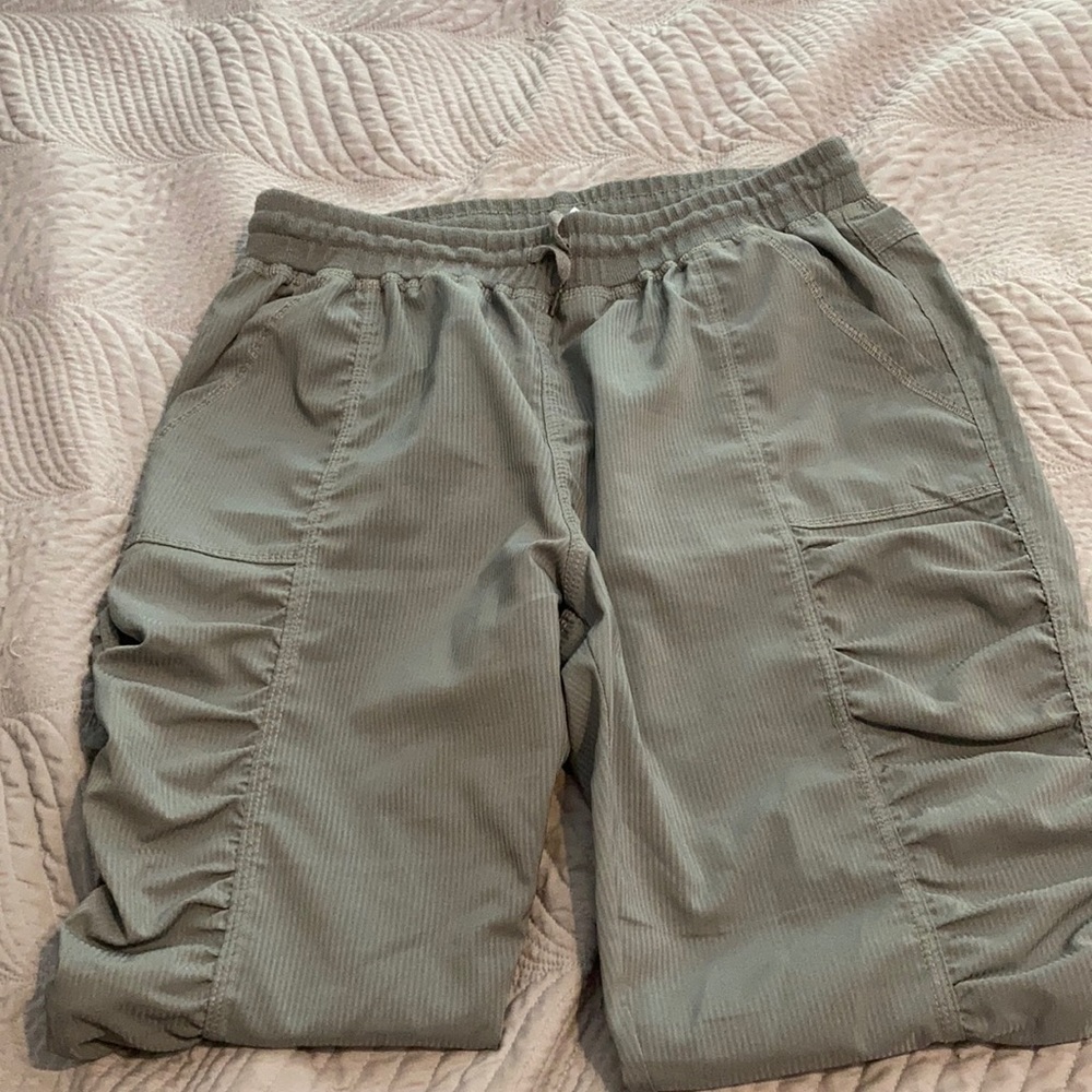Studio style capris
